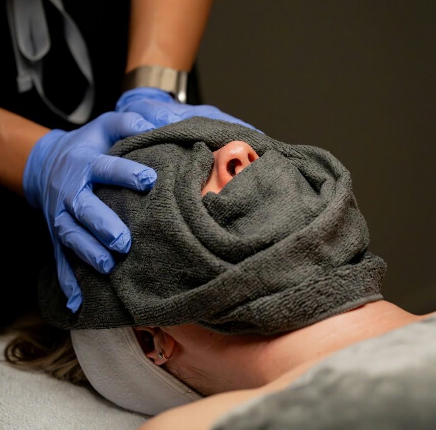 Sensitive face skin towel clearing